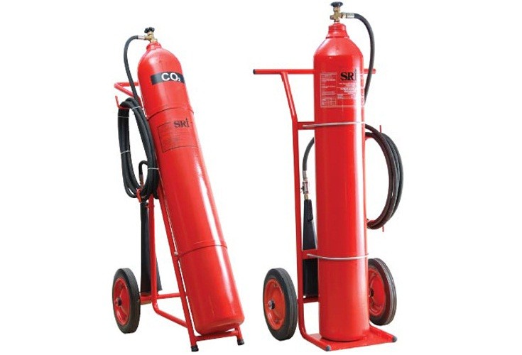 Bình cứu hỏa khí CO2 24kg có xe đẩy MT24 chuyên chữa đám cháy quy mô lớn tạo độ an toàn cao